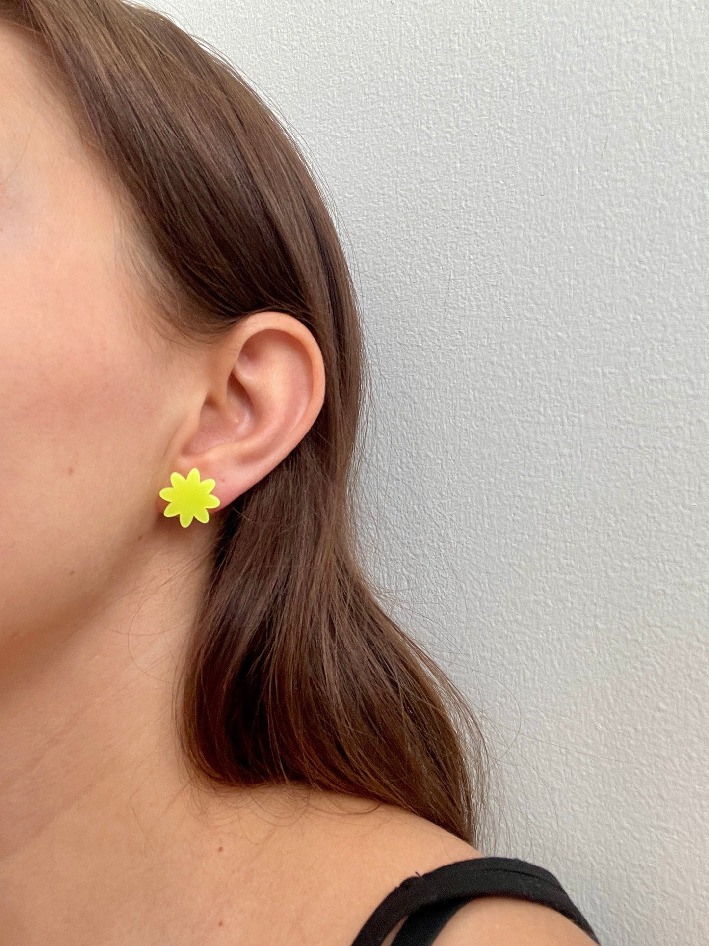 Pikku-Daisy -nappikorvakorut, helmiäisroosa