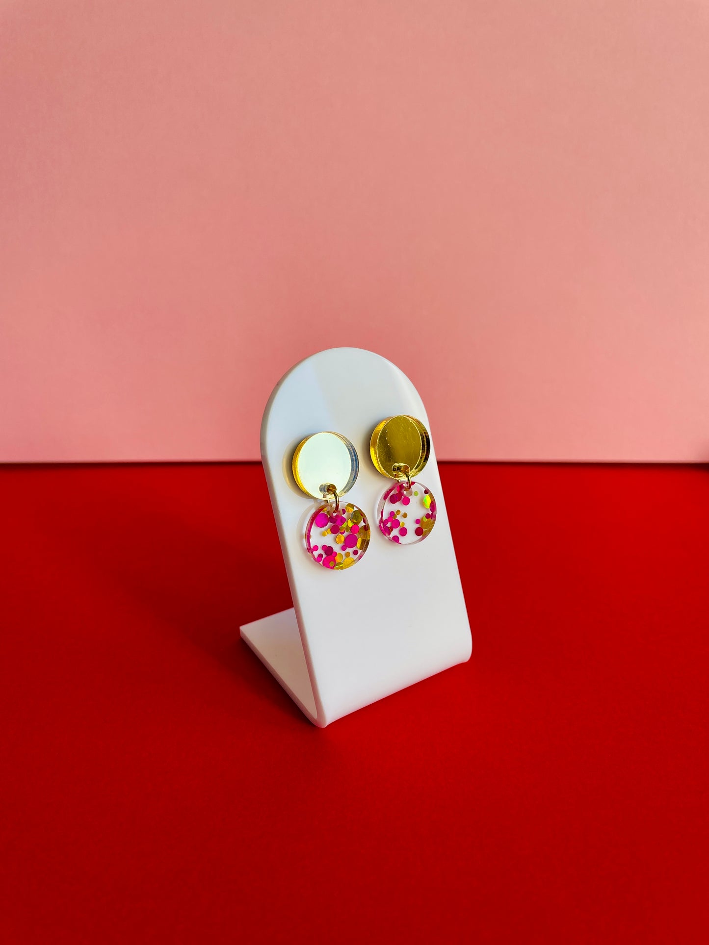 Domino-korvakorut, kulta-konfetti