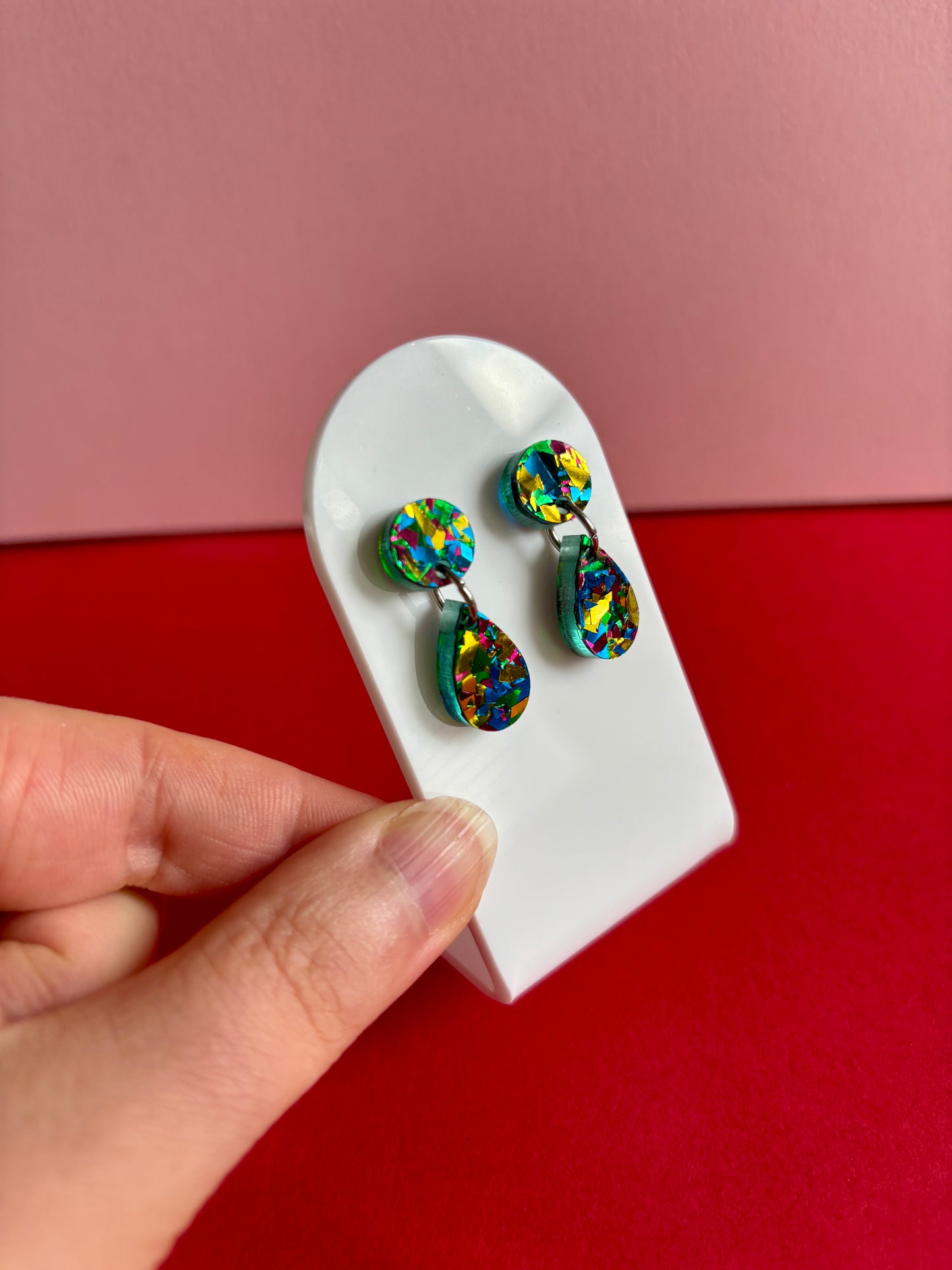 Juhlapisarat-korvakorut, sirkus