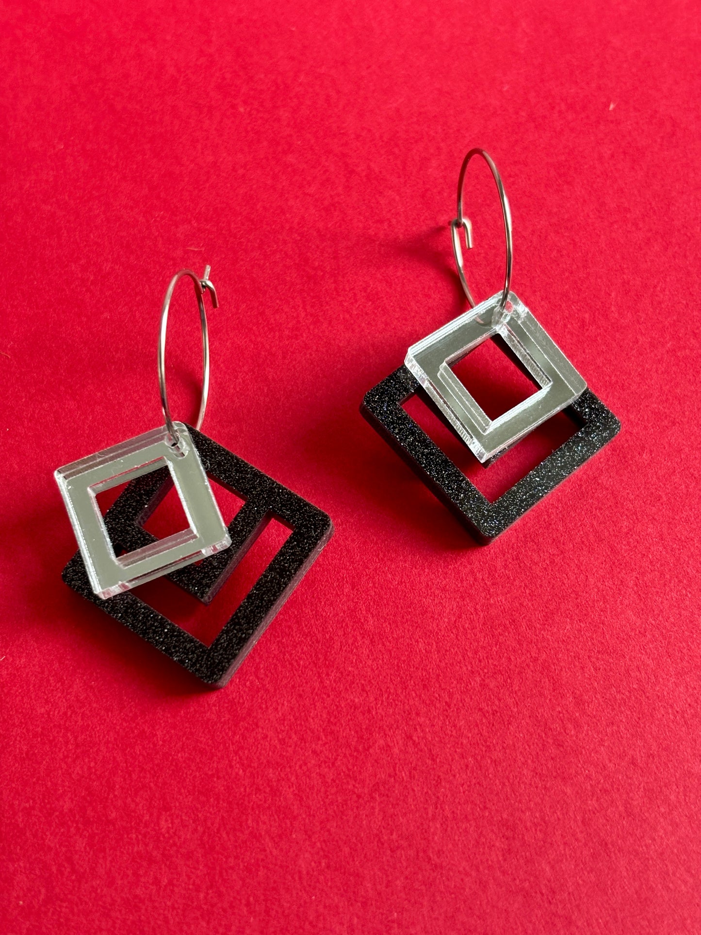 Macrame-korvakorut, musta