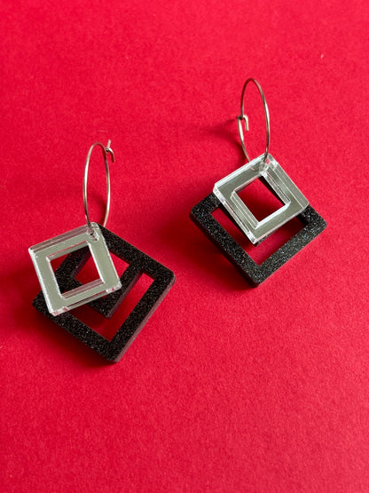 Macrame-korvakorut, musta