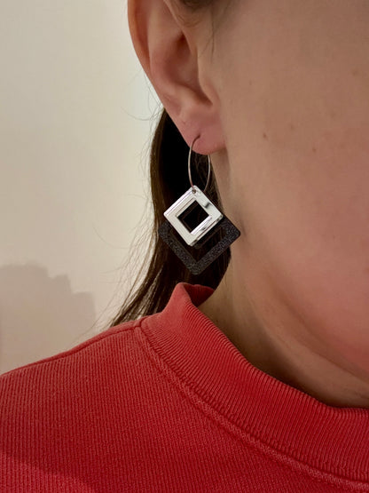 Macrame-korvakorut, musta