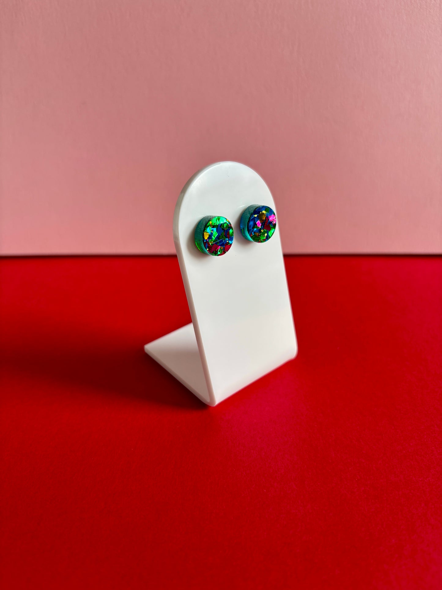 Pyöreät nappikorvakorut, sirkus