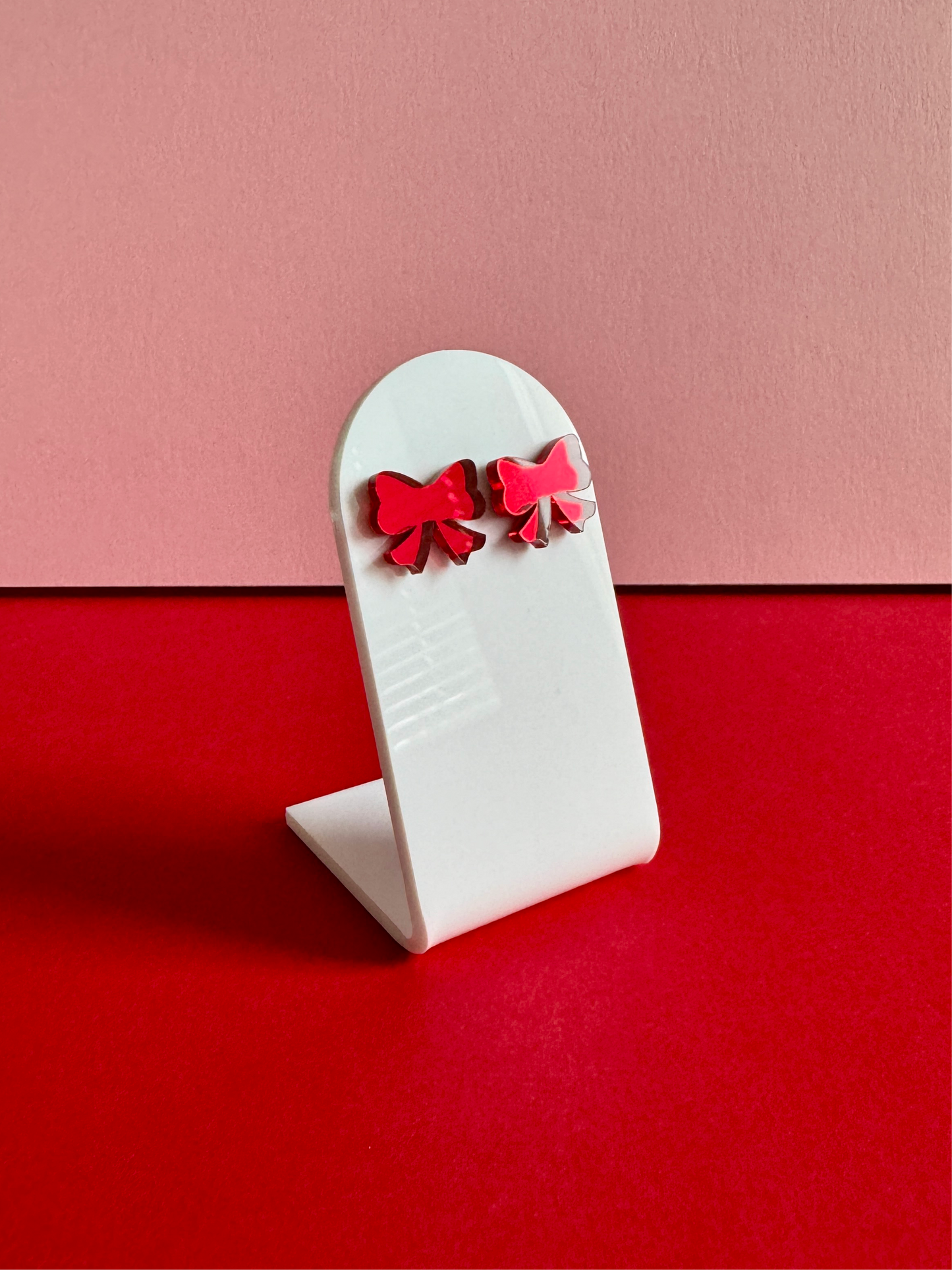 Rusetti-nappikorvakorut, punainen