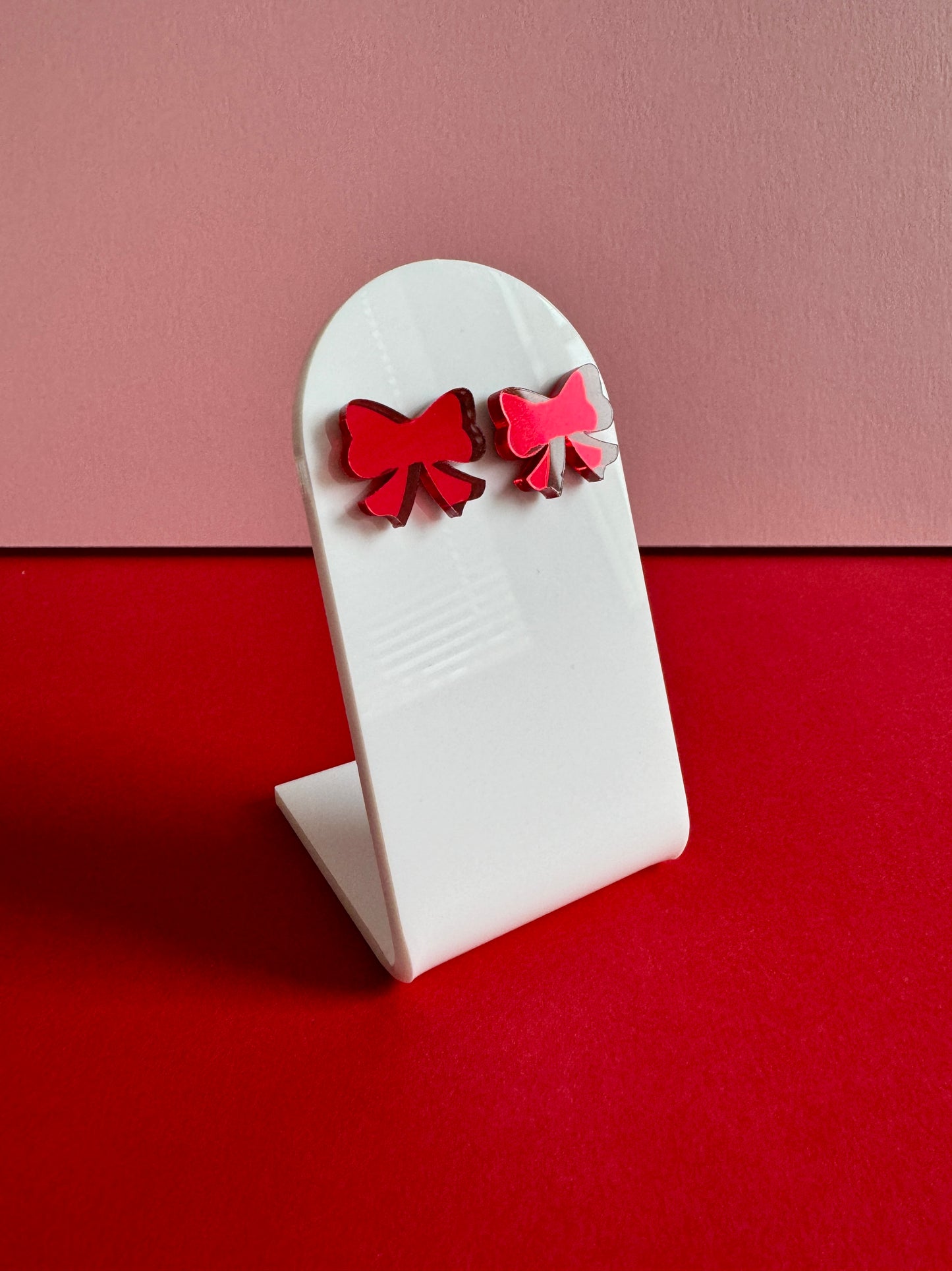 Rusetti-nappikorvakorut, punainen