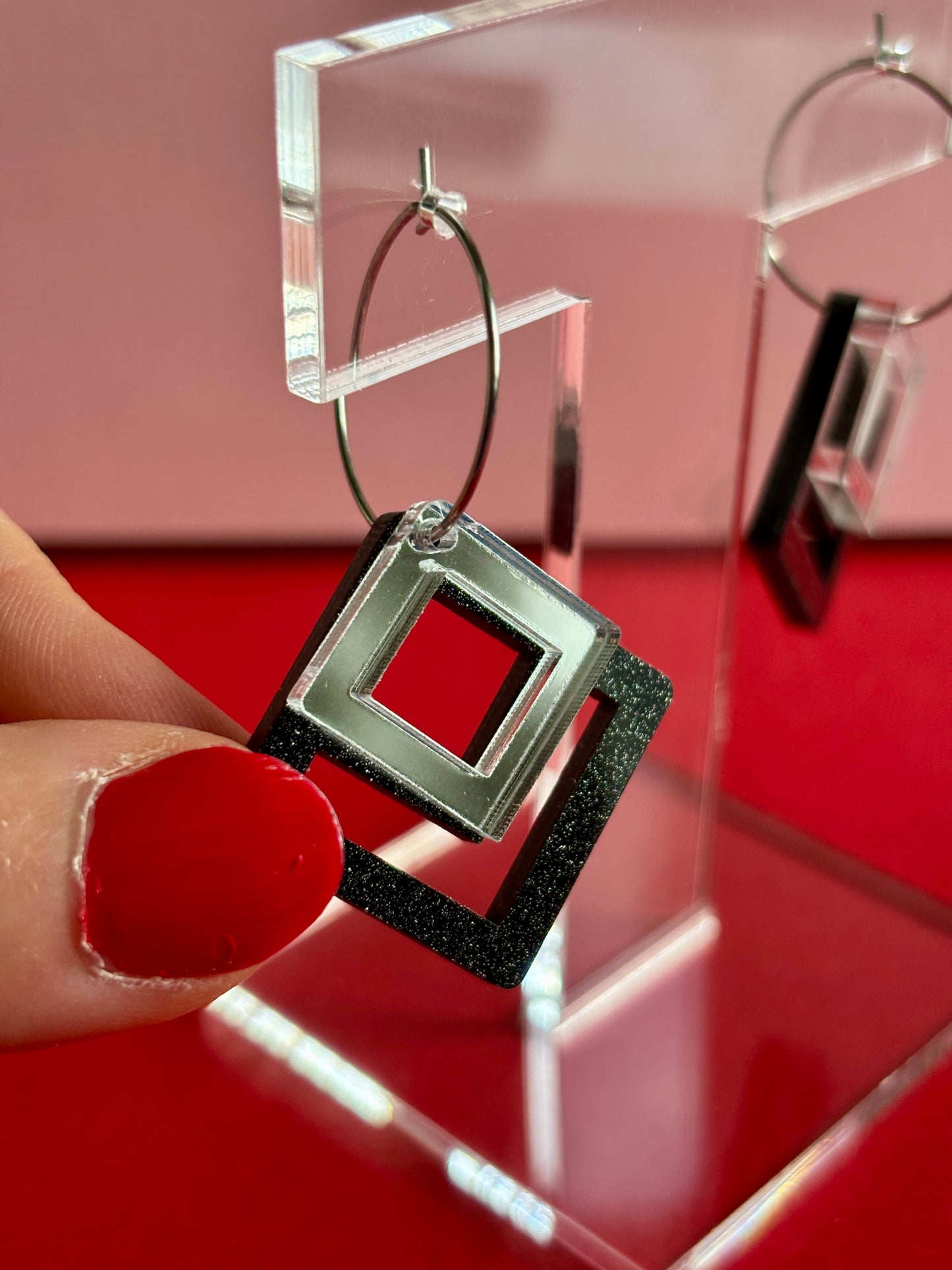 Macrame-korvakorut, musta