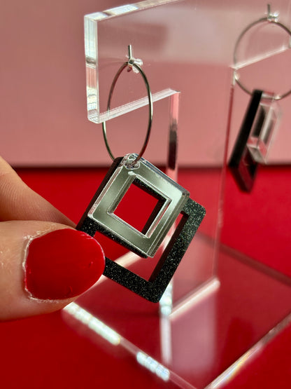 Macrame-korvakorut, musta