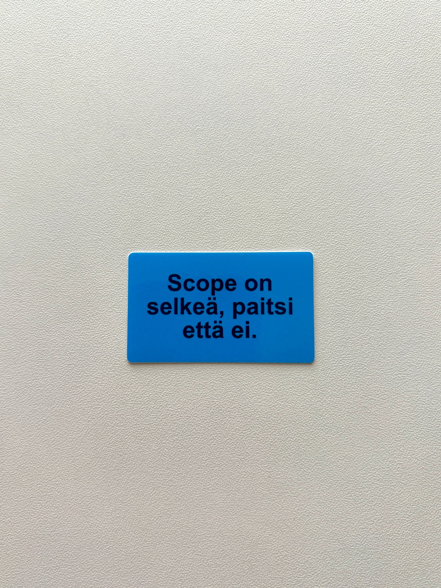 Vinyylitarra Scope on selkeä