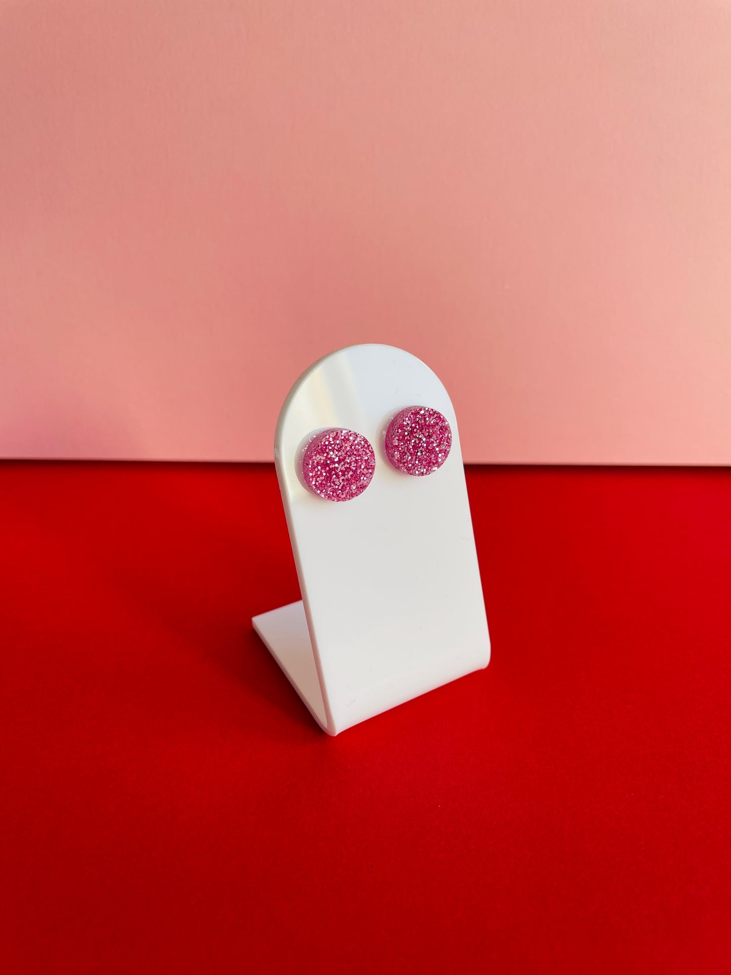 Pyöreät nappikorvakorut, vaaleanpunainen glitter