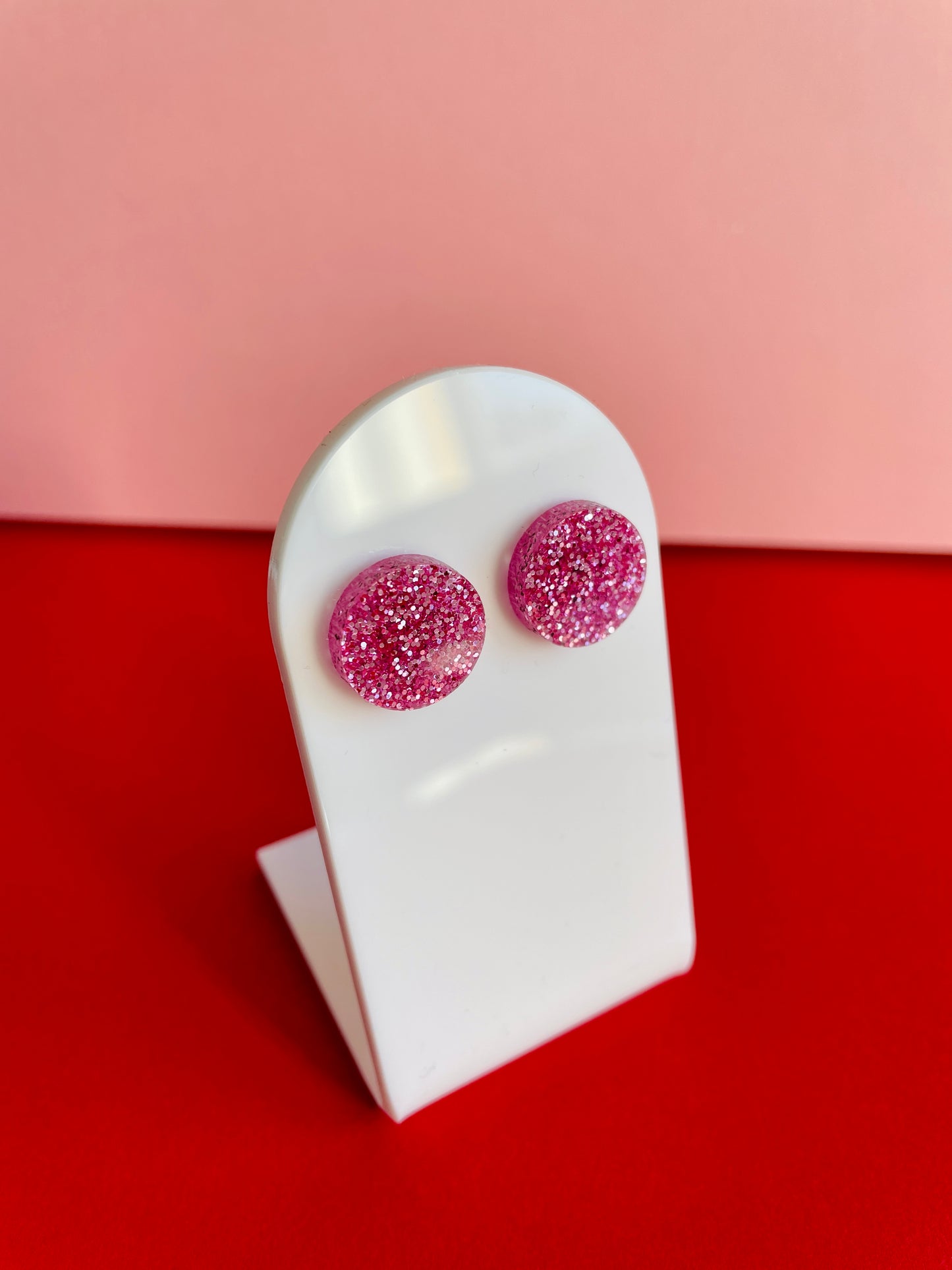 Pyöreät nappikorvakorut, vaaleanpunainen glitter